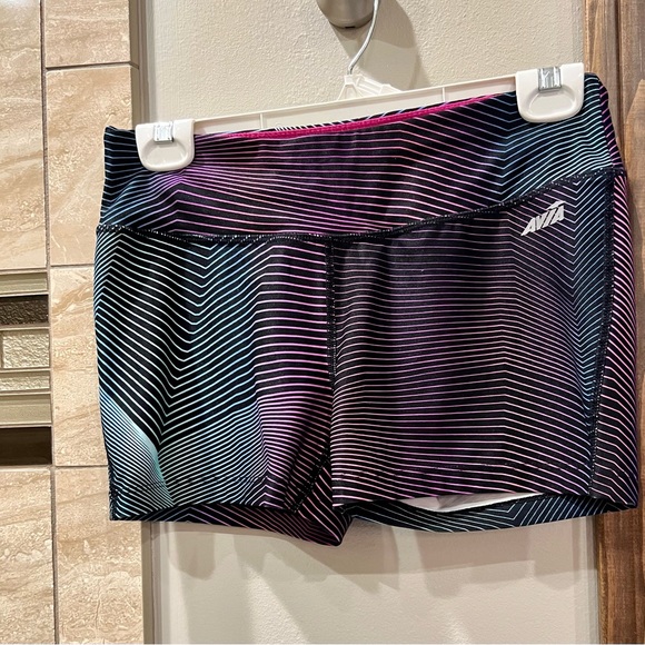 Avia women’s workout training CrossFit shorts. Size small - Picture 1 of 4